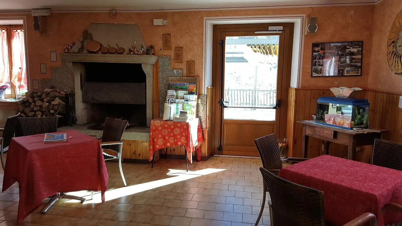 Hotel Al Cacciatore San Zeno di Montagna 0*,