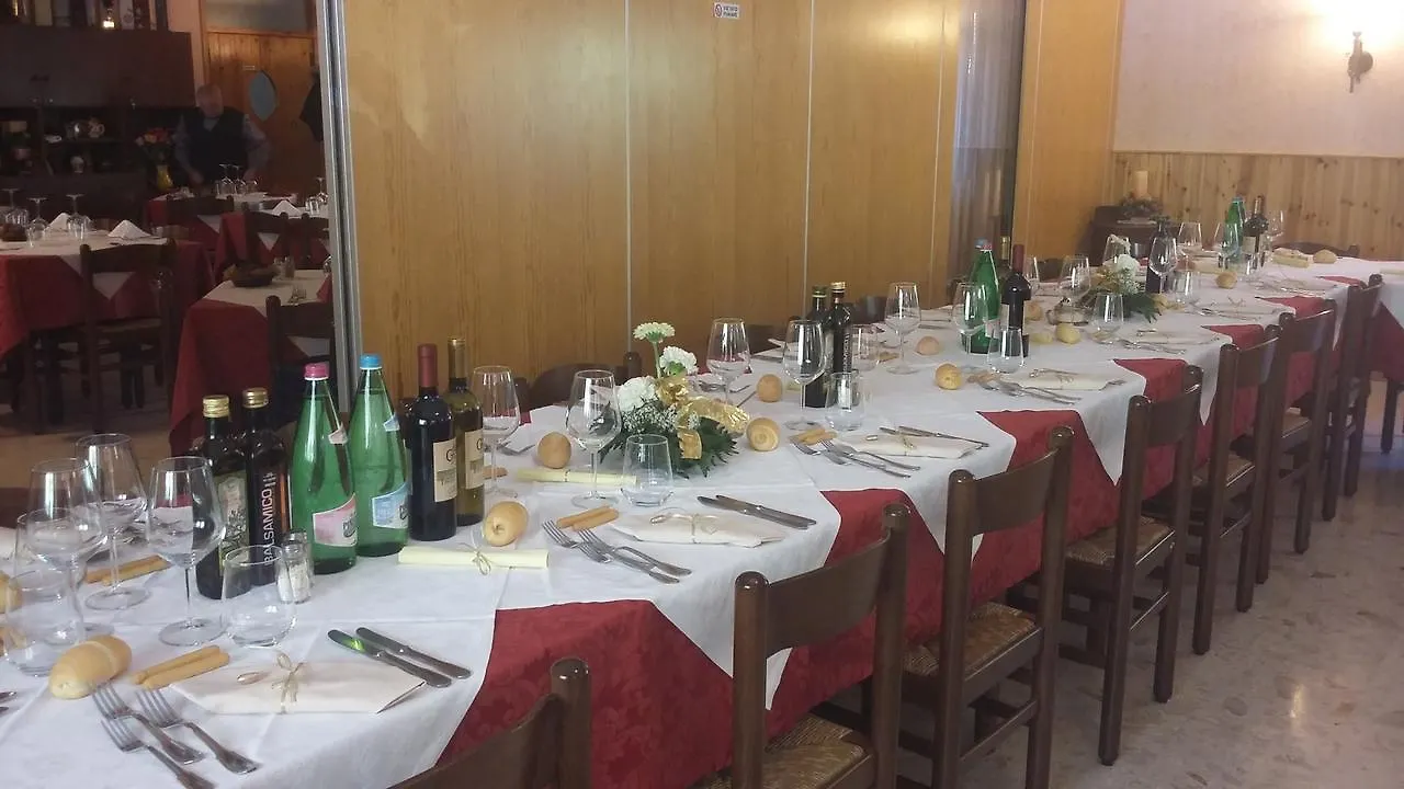 Hotel Al Cacciatore San Zeno di Montagna 0*,  Italy